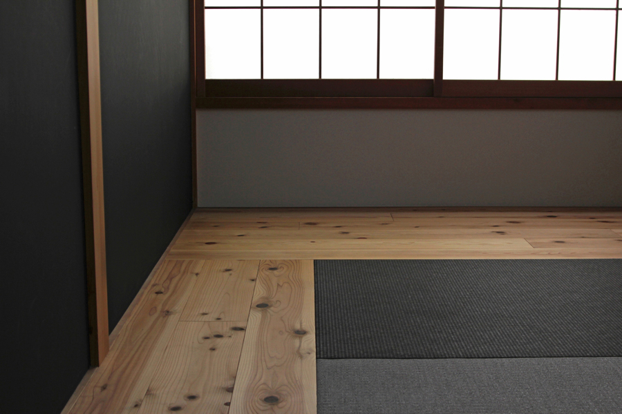 2階の和室は、既存を活かしながら畳や壁の色を変えシックな雰囲気に