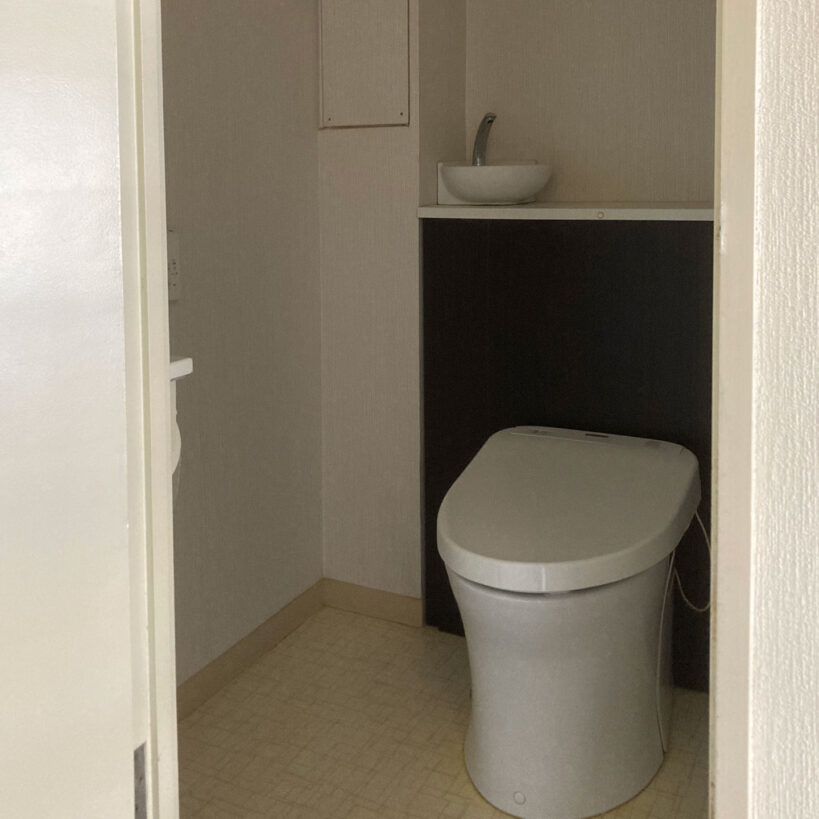 東京マンションリノベーションの既存トイレ