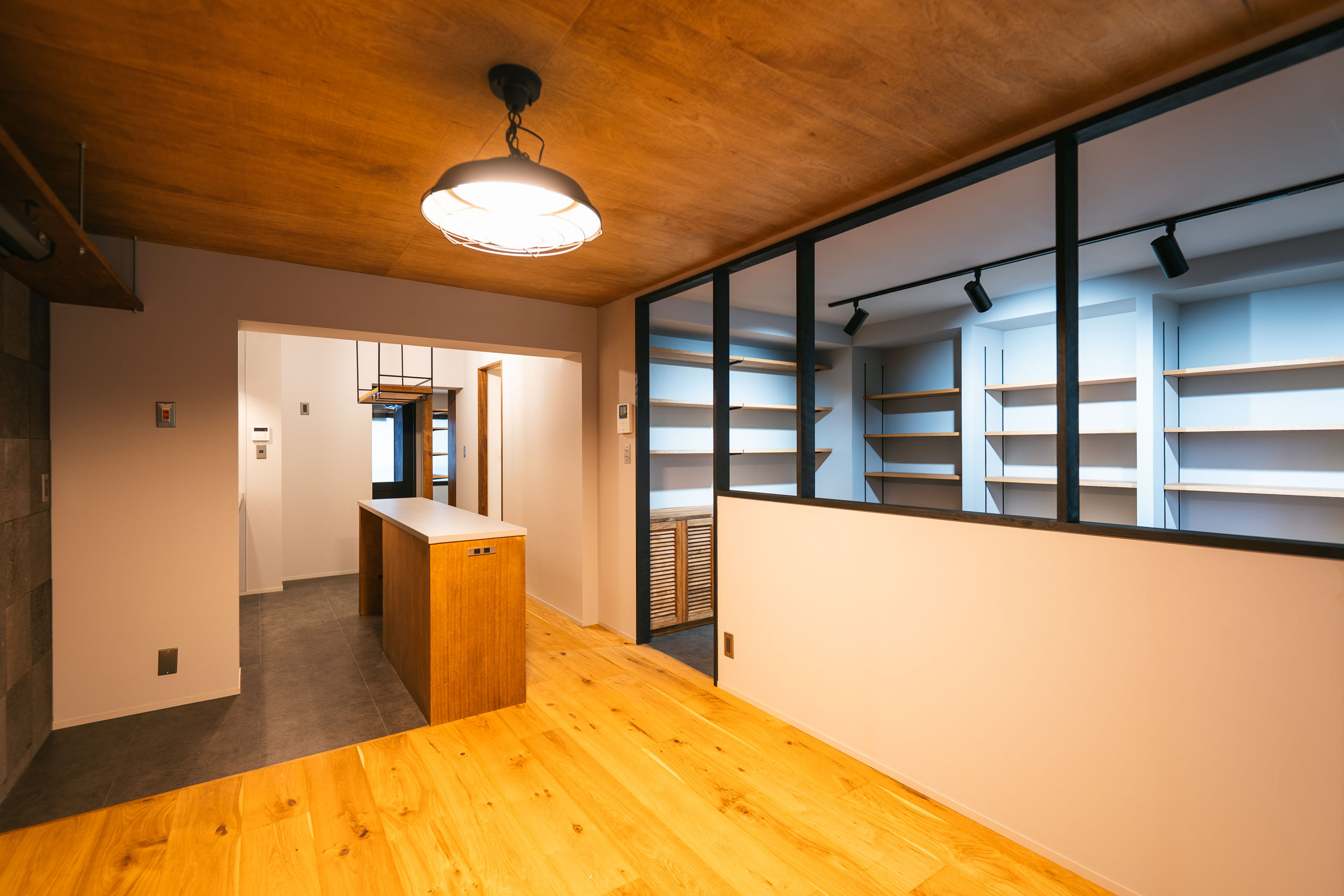 コレクションと快適テレワークを追求した男の住まい【神奈川県川崎市 マンション リノベーション】